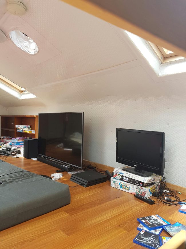 Resized_20170117_110502 TV in Attic Storage.